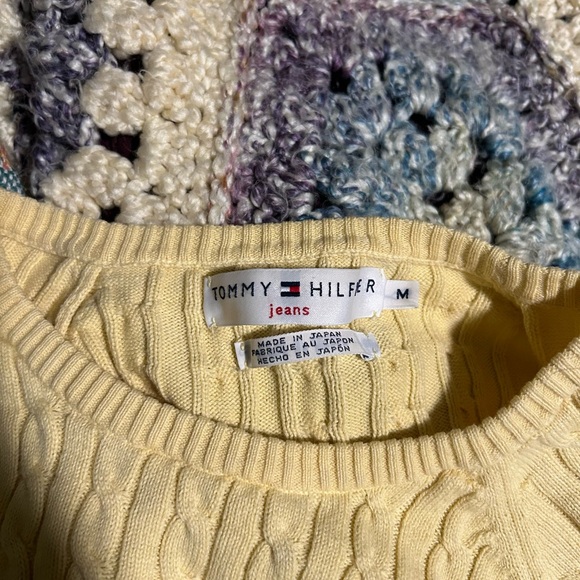 ❗️SOLD❗️100% Cotton Tommy Hilfiger Sweater - Picture 3 of 4